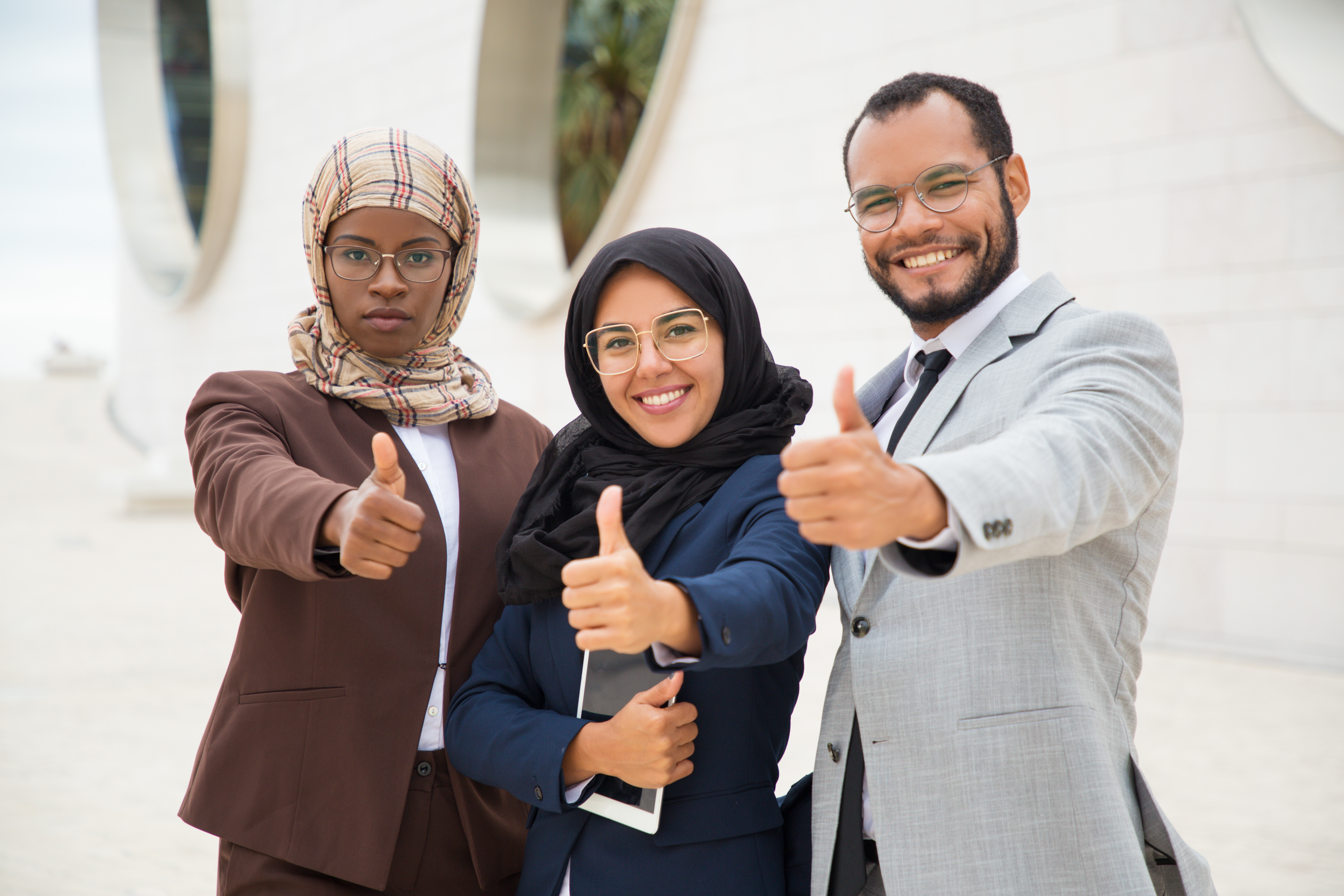 ما وراء التصنيفات: دراسة في العوامل المؤثرة في زيادة رضا الطلبة